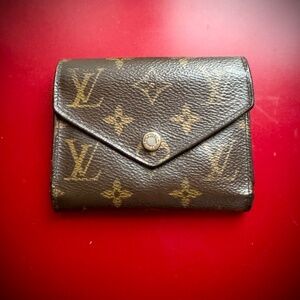 Louis Vuitton Brown Monogram Victorine Compact Wallet 4.7” H.F. initials, EUC